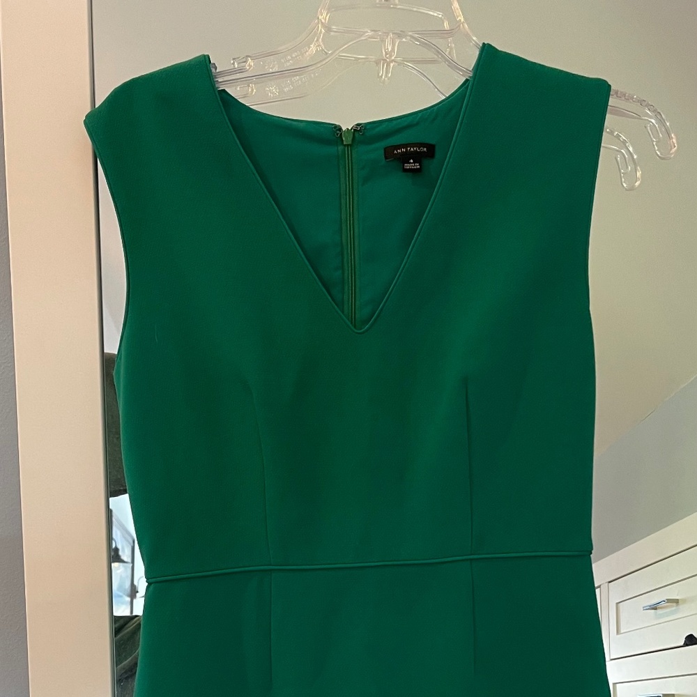 Ann Taylor sleeveless sheath dress